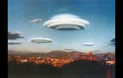 Falso Arrebatamiento O Rapto - Haz De Luz Holograma Ovnis Ufo Alien Marciano